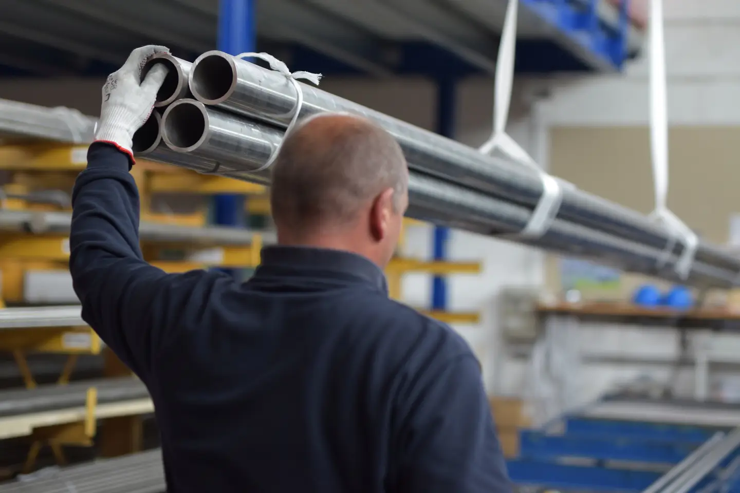 Bibus_Metals_Nickel_Alloy_Lager_Kirrlach_Rohre_Kran_Services_Verpackung_Versand